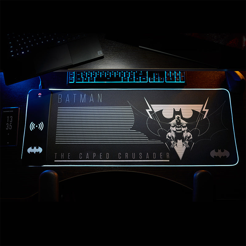 Numskull - DC Comics - Tapis de souris de jeu XXL et chargeur sans fil Batman - flash vidéo