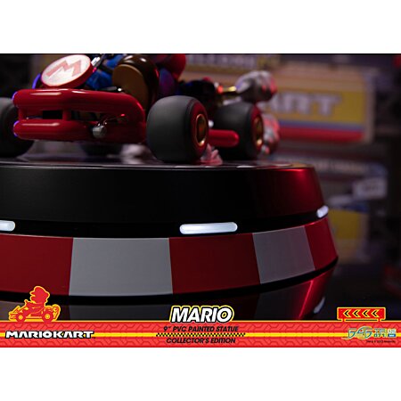 First 4 Figures - Mario Kart - Mario Statue Edition Collector 22cm