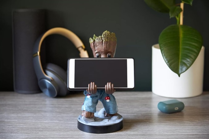 Cable Guys - Marvel - I Am Groot - Groot en pyjama Support Chargeur pour Téléphone et Manette - flash vidéo