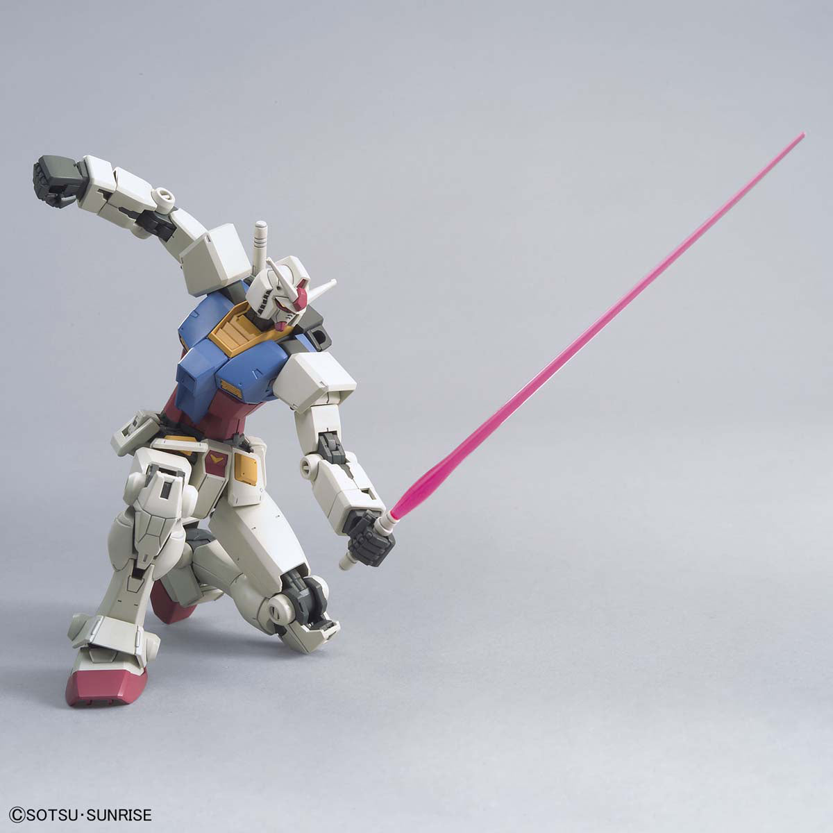 Gunpla - Gundam 0079 - HG 1/144 - RX-78-2 Gundam (Beyond Global) Model Kit - flash vidéo