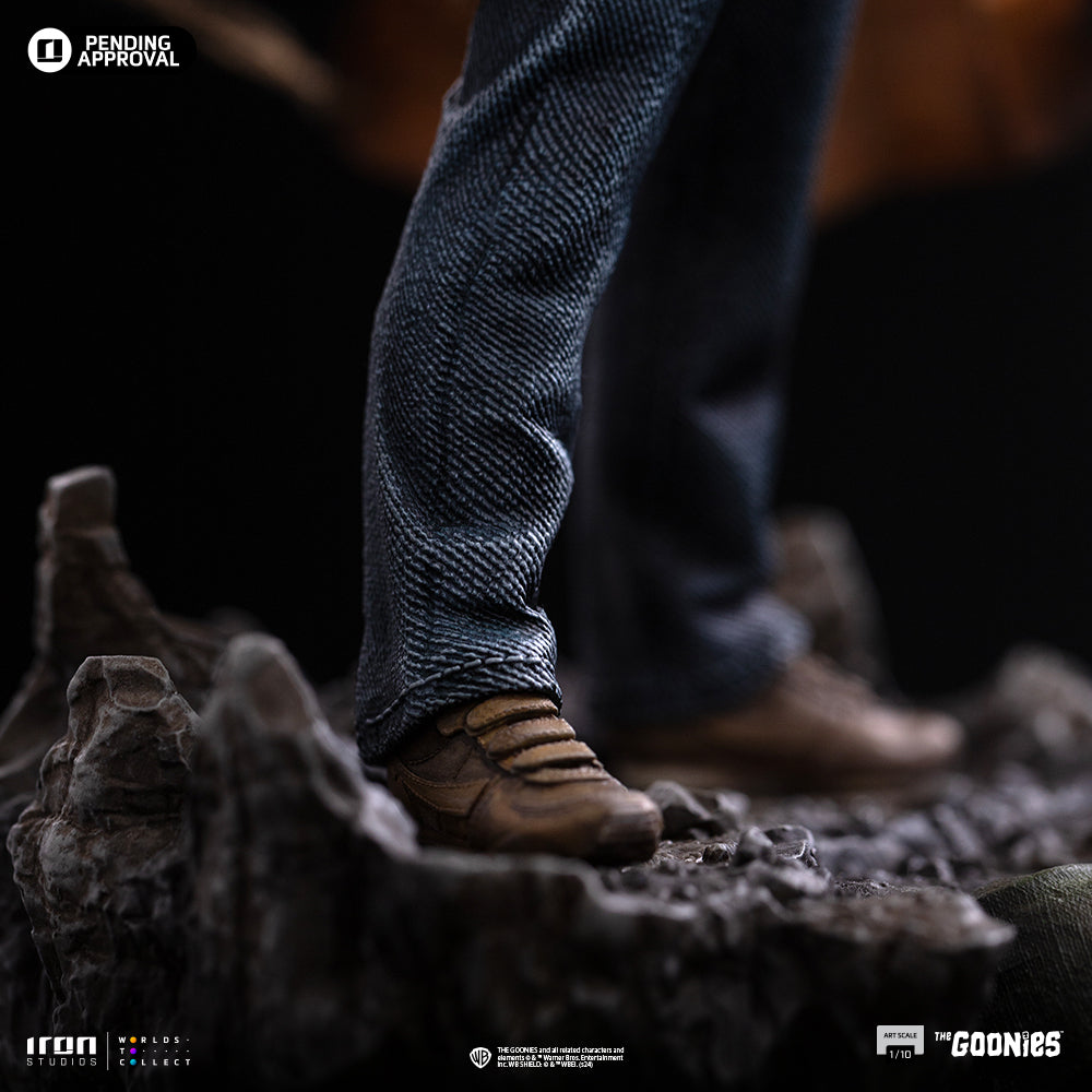 Iron Studios - Art Scale 1/10 - The Goonies - Mikey Walsh Statue 21cm