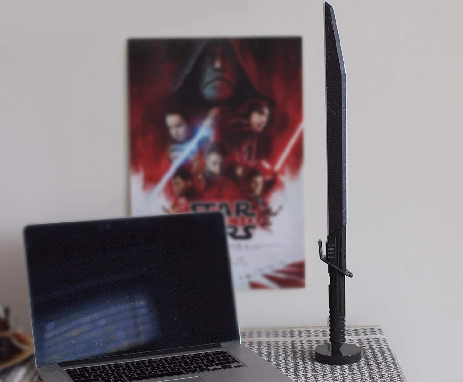UKON!C - Star Wars - Lampe de bureau Sabre Noir - flash vidéo