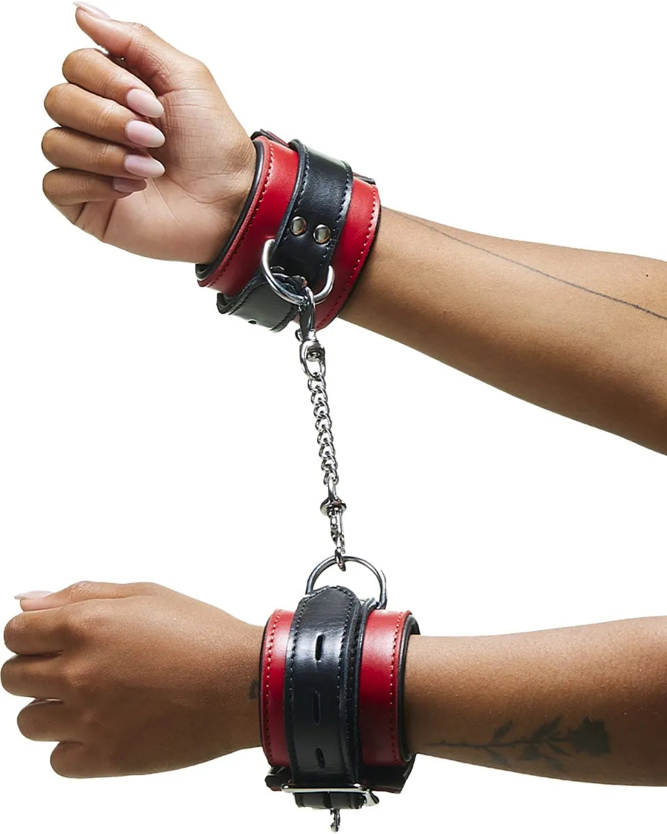 Menottes poignets rouges et noires en cuir véritable - flash vidéo
