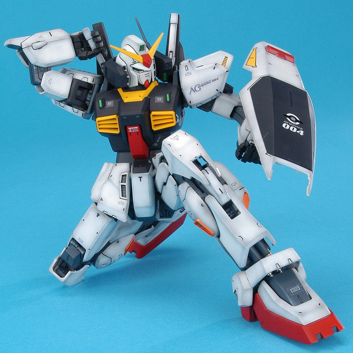Gunpla - Mobile Suit Zeta Gundam - MG 1/100 - RX-178 Gundam Mk-II Ver. 2.0 Model Kit - flash vidéo