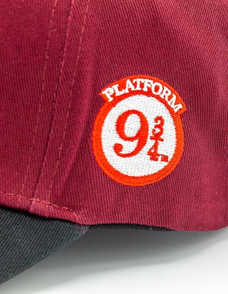 Harry Potter - Casquette de Baseball "Hogwarts Express" Bordeaux et Noir - flash vidéo