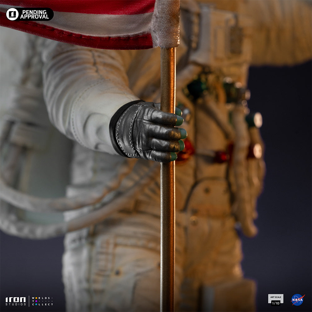 Iron Studios - Art Scale 1/10 - Apollo 11 - Astronaute Statue 23cm - flash vidéo