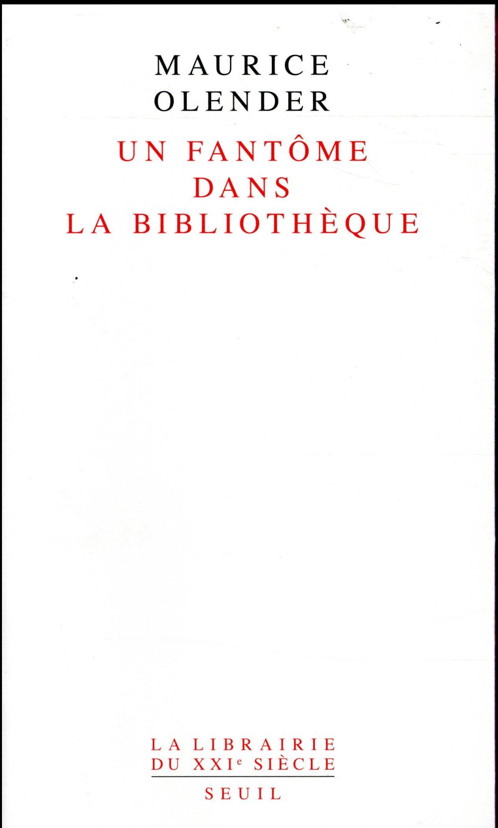 Un fantôme dans la bibliothèque