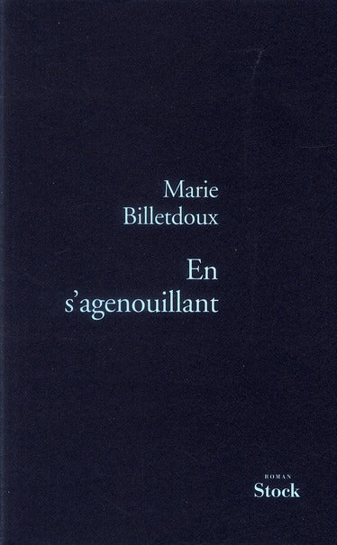 En s'agenouillant