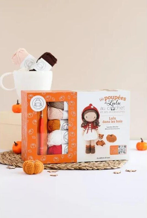 Poupée de Lulu au crochet et ses accessoires : Lulu dans les bois