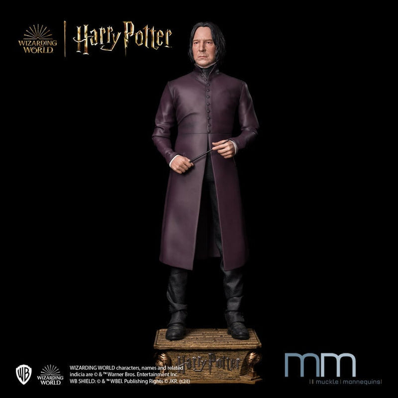 Harry Potter et la Chambre des secrets - Statue taille réelle Severus Rogue (Cape et base incluse)