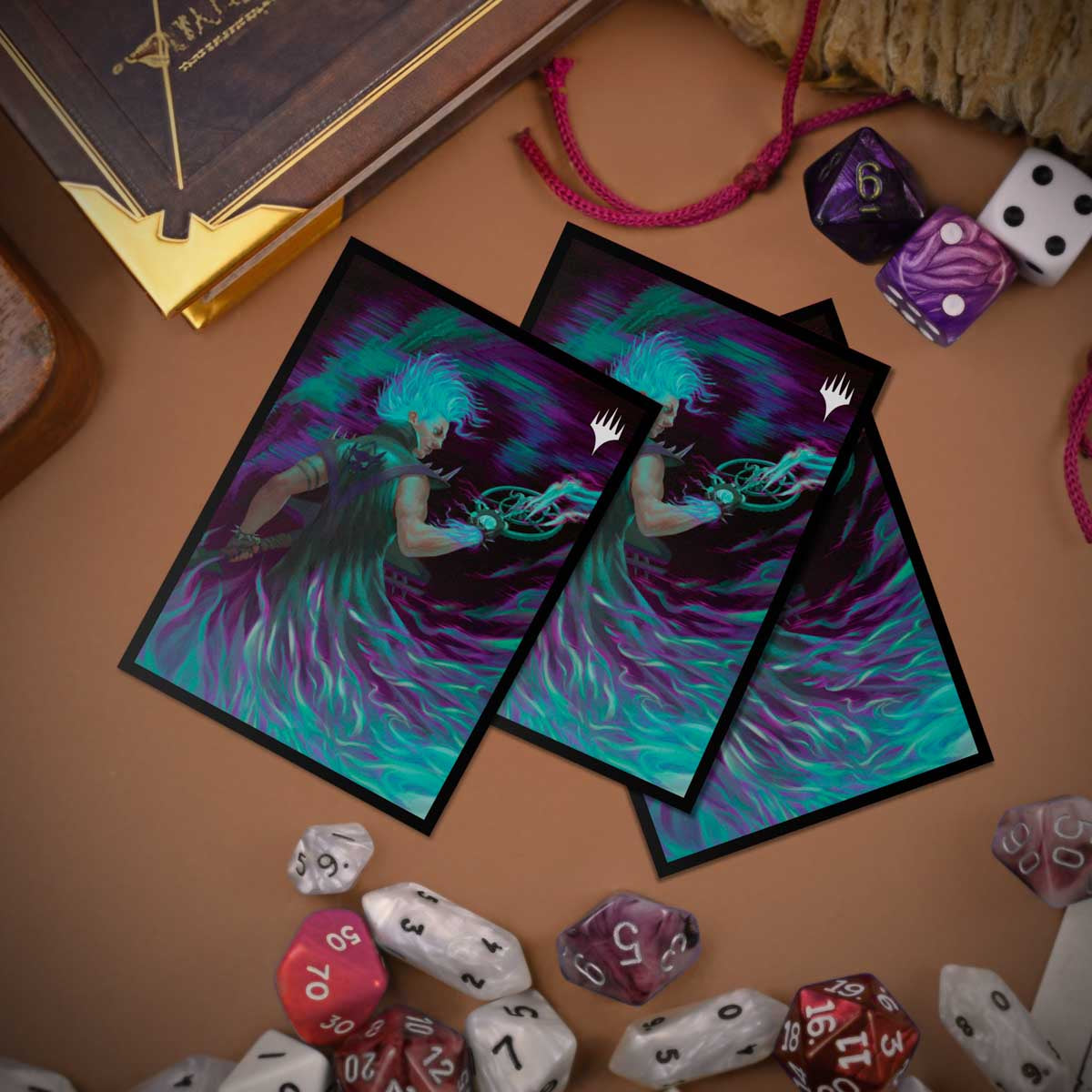 Ultra Pro - Magic: The Gathering - Aetherdrift - Sachet de 100 protèges cartes standard Winter, Cursed Rider (66 x 91 mm) - flash vidéo