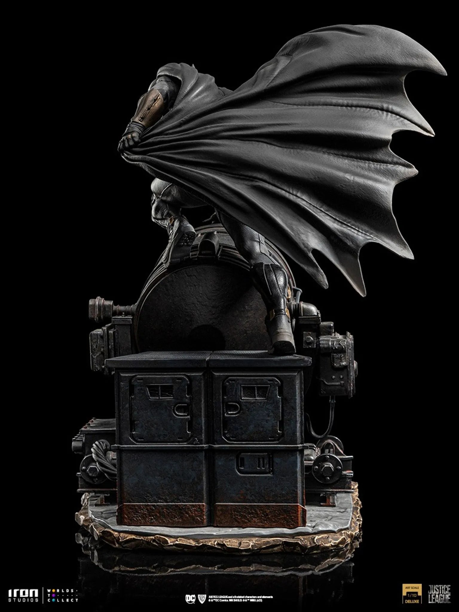 Iron Studios - Deluxe Arts Scale 1/10 - DC Comics - Zack Snyder's Justice League - Batman on Bat-Signal Statue 28cm - flash vidéo