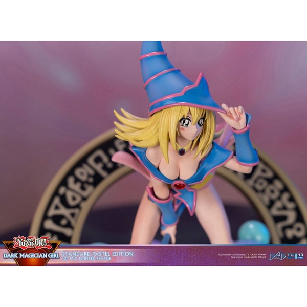 First 4 Figures - Yu-Gi-Oh! - Magicienne des Ténébres Pastel Statue Edition Standard 30cm - flash vidéo