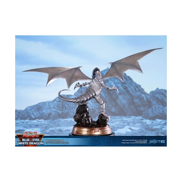 First 4 Figures - Yu-Gi-Oh! - Dragon Blanc aux Yeux Bleus Statue Edition Standard 35cm - flash vidéo