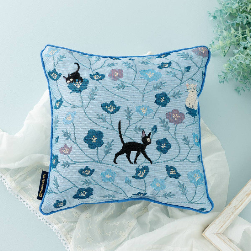 COUSSIN JIJI FLEUR BLEUE 30X30CM – KIKI LA PETITE SORCIÈRE