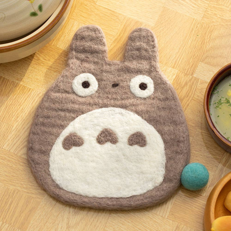 DESSOUS DE PLAT FAIT MAIN EN LAINE TOTORO GRIS - MON VOISIN TOTORO