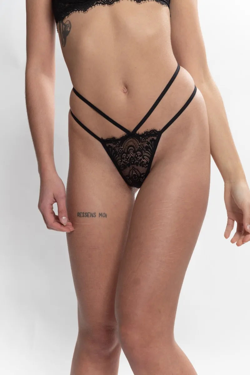 Dorcel - String En Dentelle Noire Avec Lanière À La Taille - flash vidéo