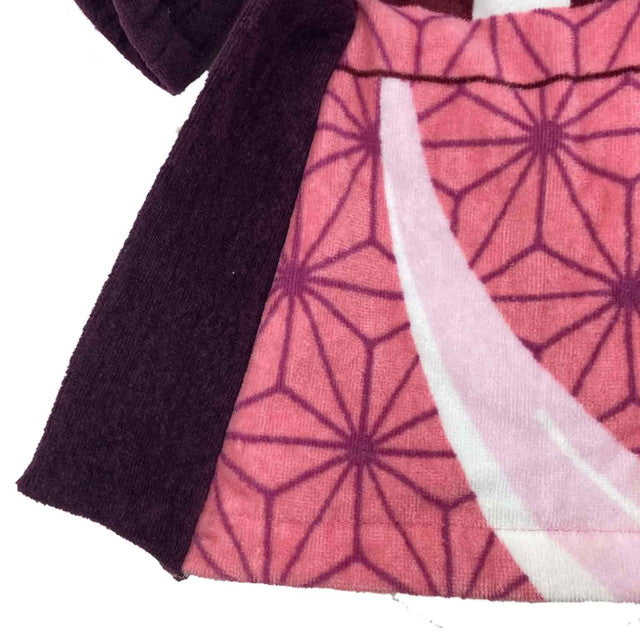 Demon Slayer: Kimetsu no Yaiba - Serviette en forme de tenue de Nezuko Kamado 43x54cm