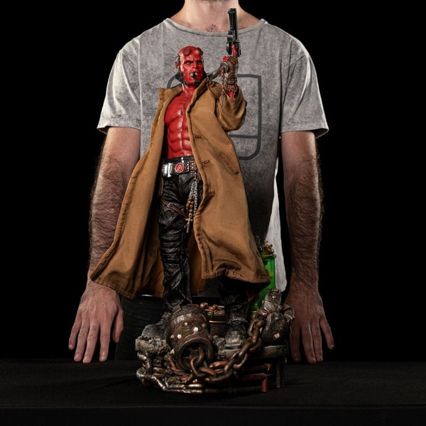 Iron Studios - Deluxe Art Scale 1/4 - Hellboy - Hellboy Statue 68cm - flash vidéo