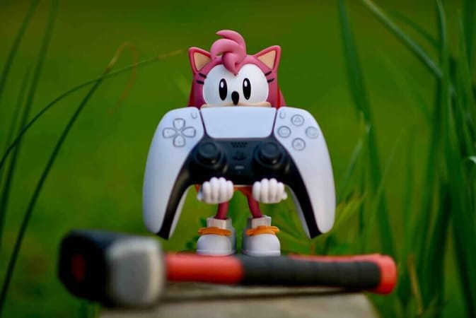 Cable Guys - Sega - Sonic the Hedgehog - Amy Rose Support Chargeur pour Téléphone et Manette