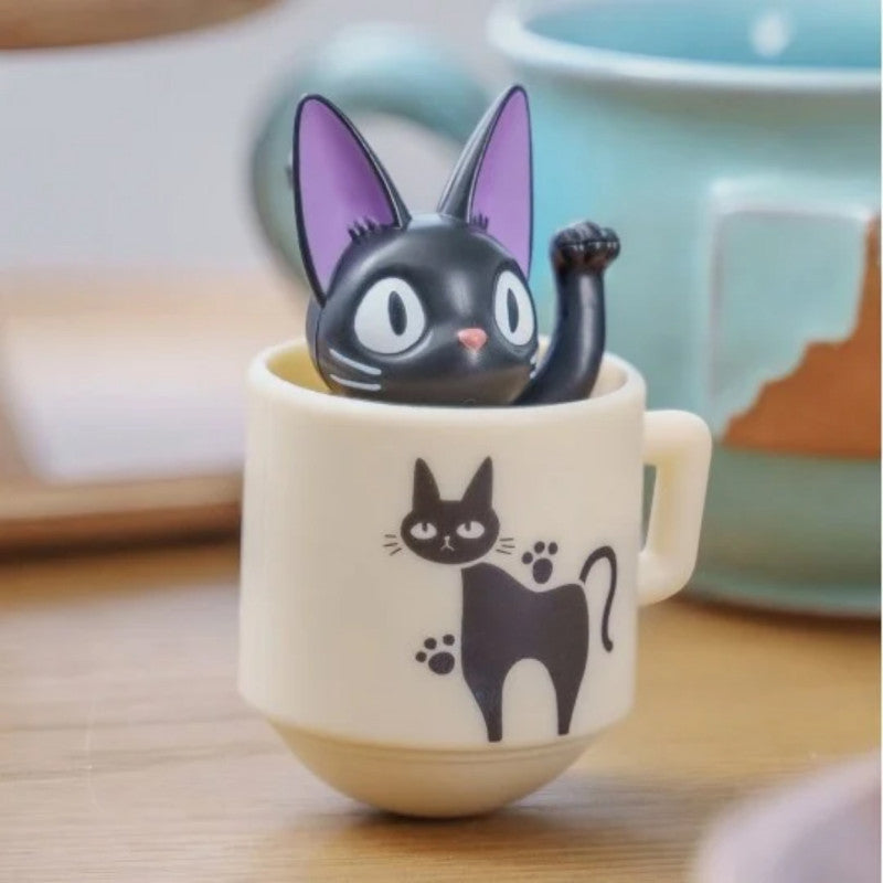 FIGURINE CULBUTO KIKI DANS SA TASSE - KIKI LA PETITE SORCIÈRE
