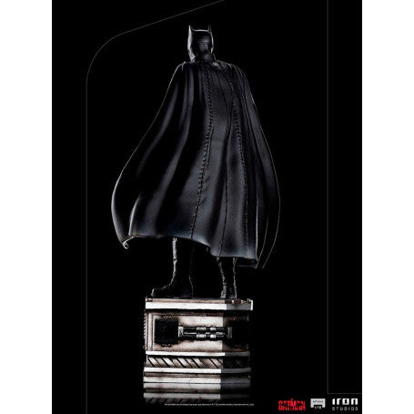 Iron Studios - Arts Scale 1/10 - DC Comics - The Batman (2022) - Batman Statue 26cm - flash vidéo