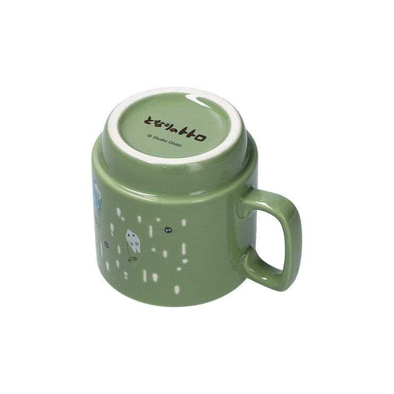 Ghibli - Mon Voisin Totoro - Mug en relief coloré "Totoro tenant un parapluie"