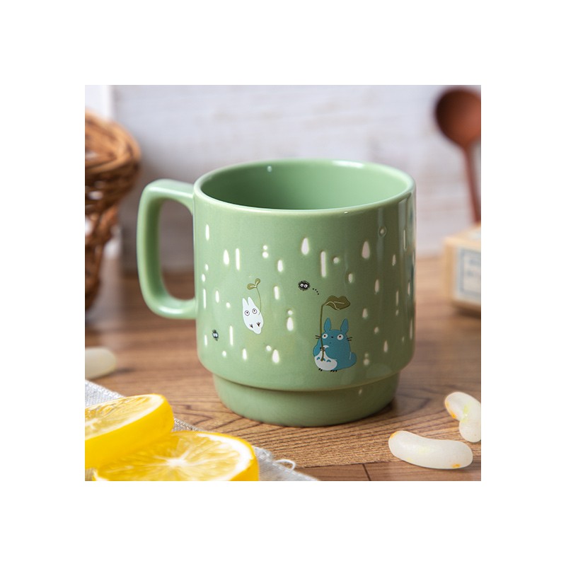 Ghibli - Mon Voisin Totoro - Mug en relief coloré "Totoro tenant un parapluie"