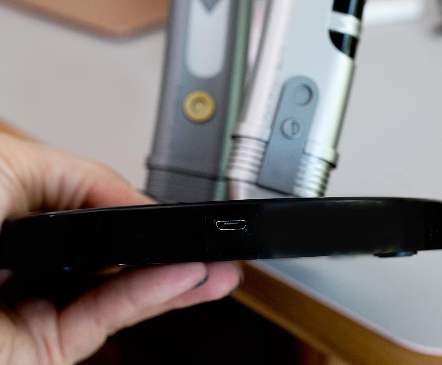 UKON!C - Star Wars - Lampe de bureau Ahsoka Double Sabres Lasers (Version Mandalorien) - flash vidéo