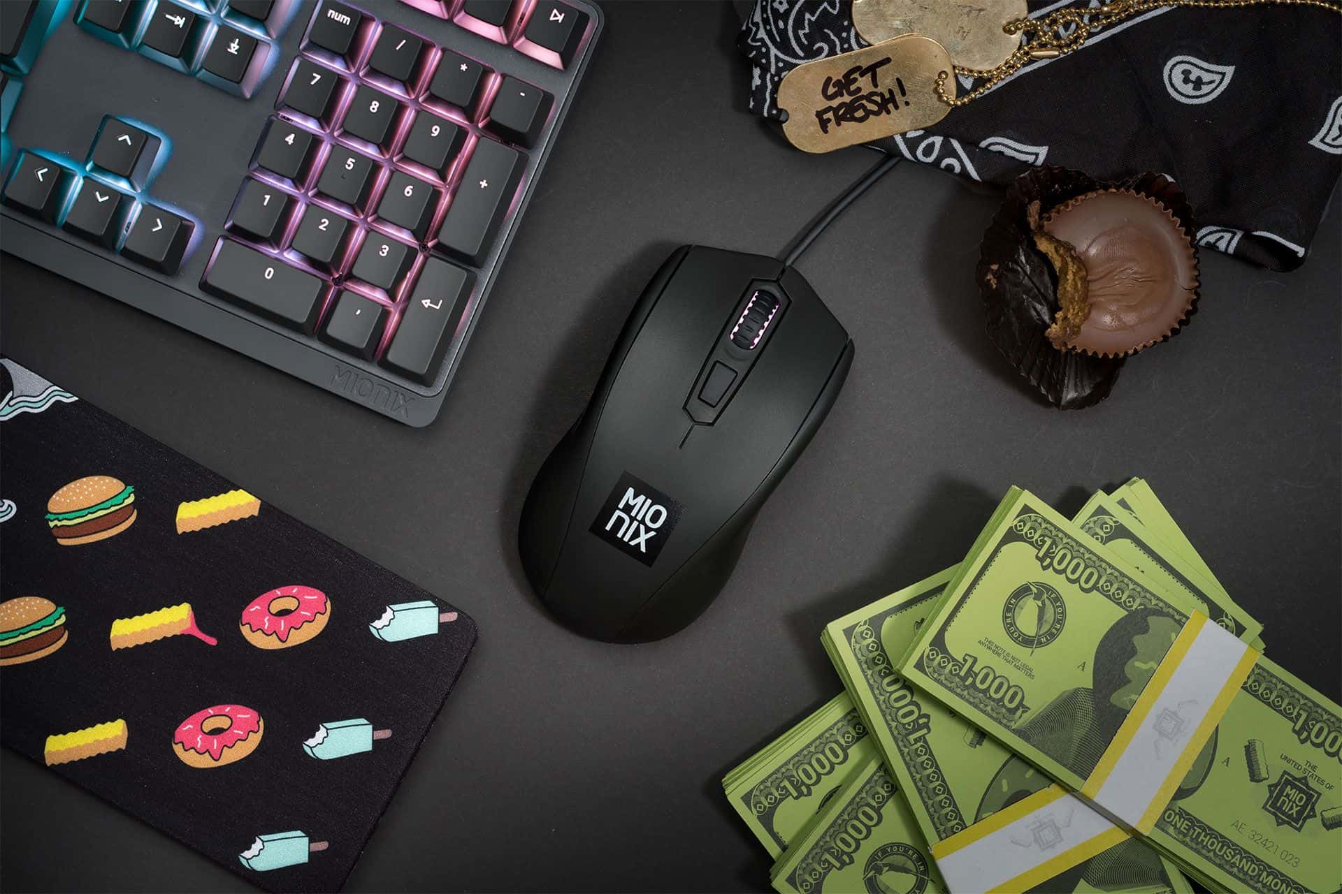 Mionix - AVIOR 5000 - Souris de jeu optique filaire RGB noire - flash vidéo