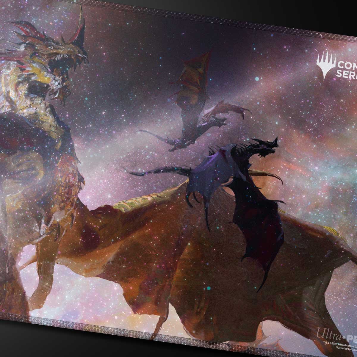 Ultra Pro - Magic: The Gathering - Commander Series - Three Color Wedge - Tapis de jeu à bord cousu L'Ur-Dragon - flash vidéo