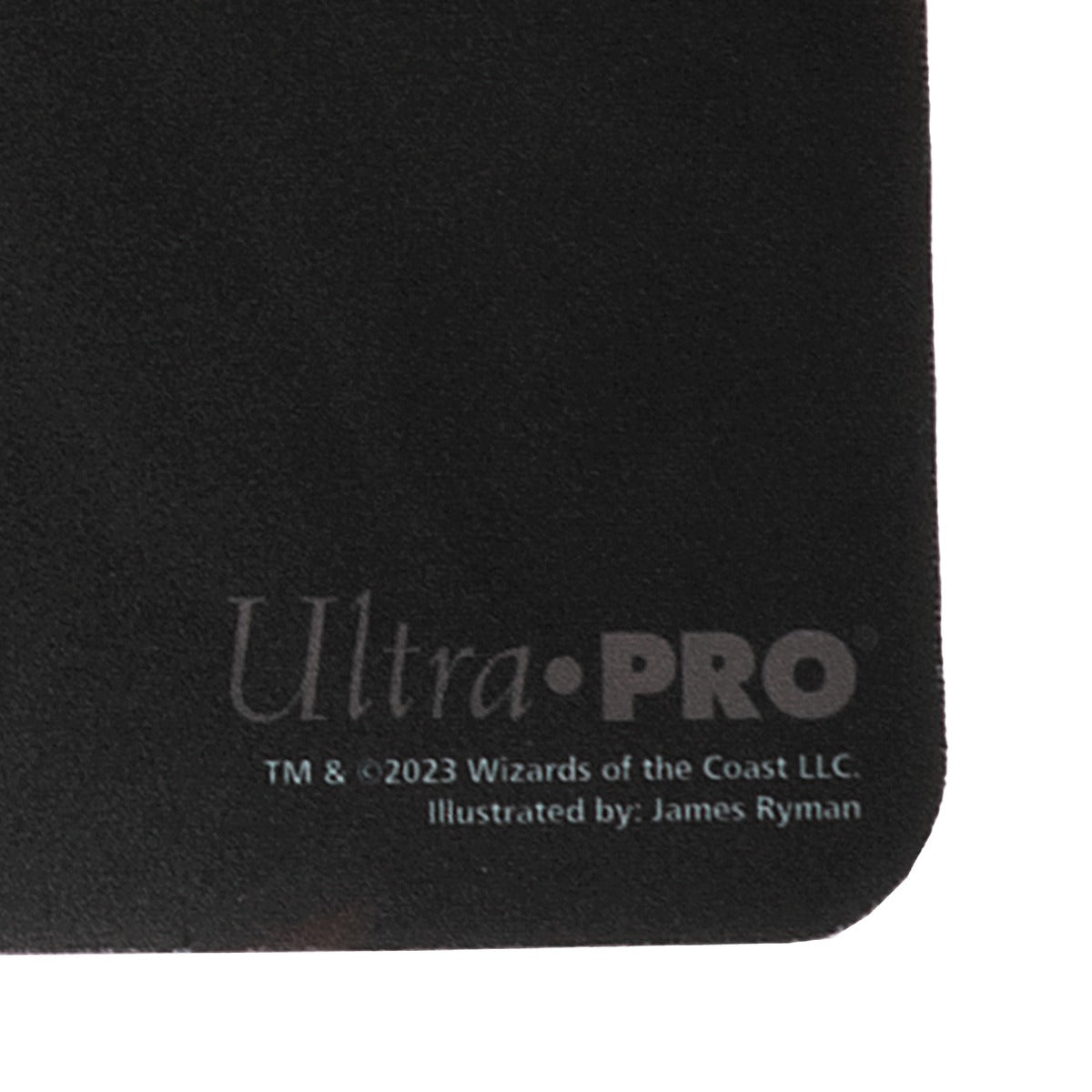 Ultra Pro - Magic: The Gathering - Murders at Karlov Manor - Tapis de jeu Nelly Borca, Accusatrice impulsive (60 x 34 cm) - flash vidéo