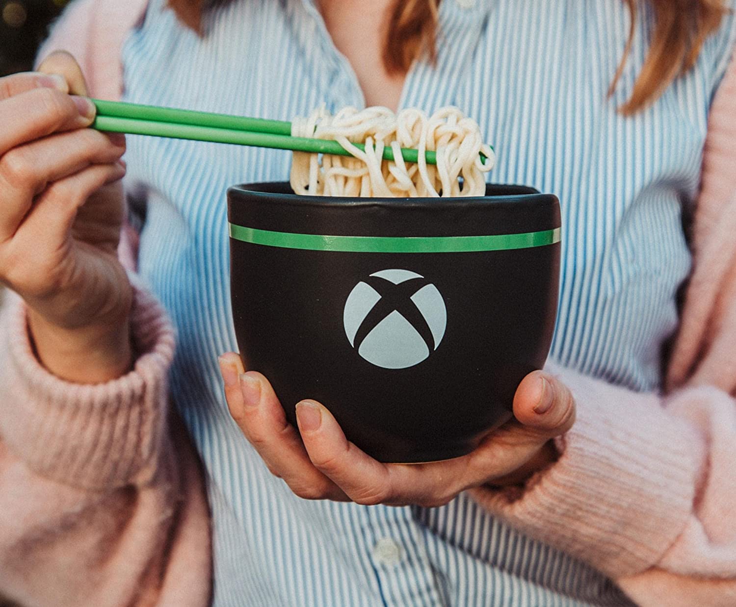 UKON!C - Microsoft - Bol à Ramen Xbox avec Baguettes - flash vidéo