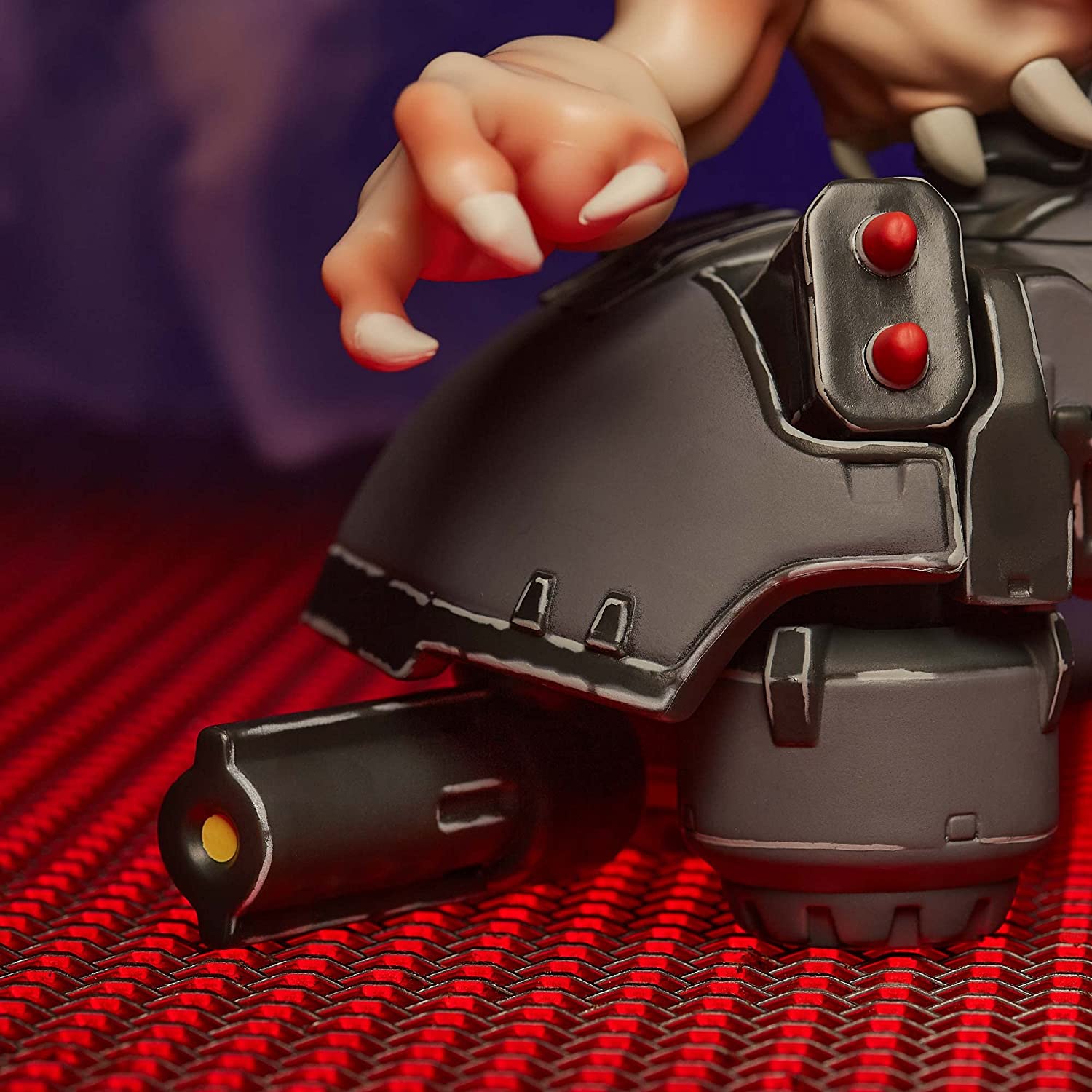 DOOM Eternal - Figurine de collection du DOOM Hunter - flash vidéo