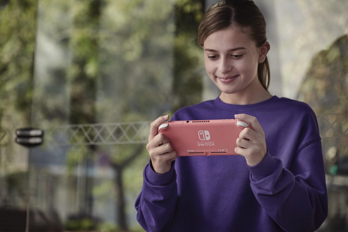 Nintendo Switch Lite Coral - flash vidéo