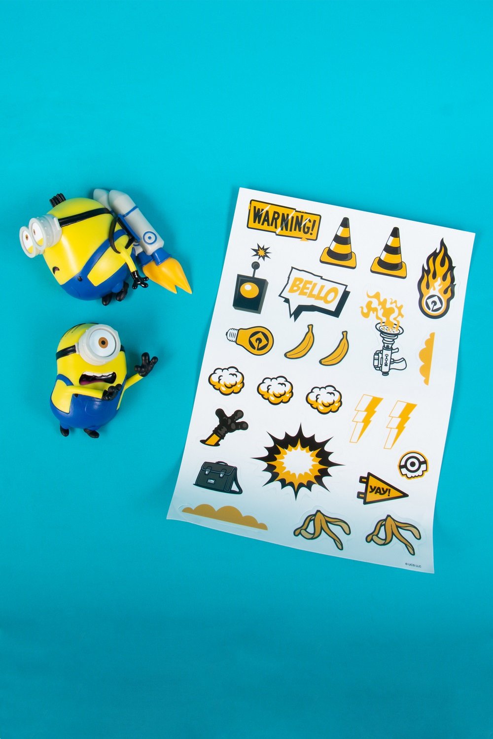 Minions - Figurines murales de Stuart et Otto en vinyle avec décors - flash vidéo