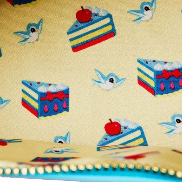 Loungefly: Disney - Snow White and the Seven Dwarfs - Snow White Cosplay Cake Crossbody Bag - flash vidéo