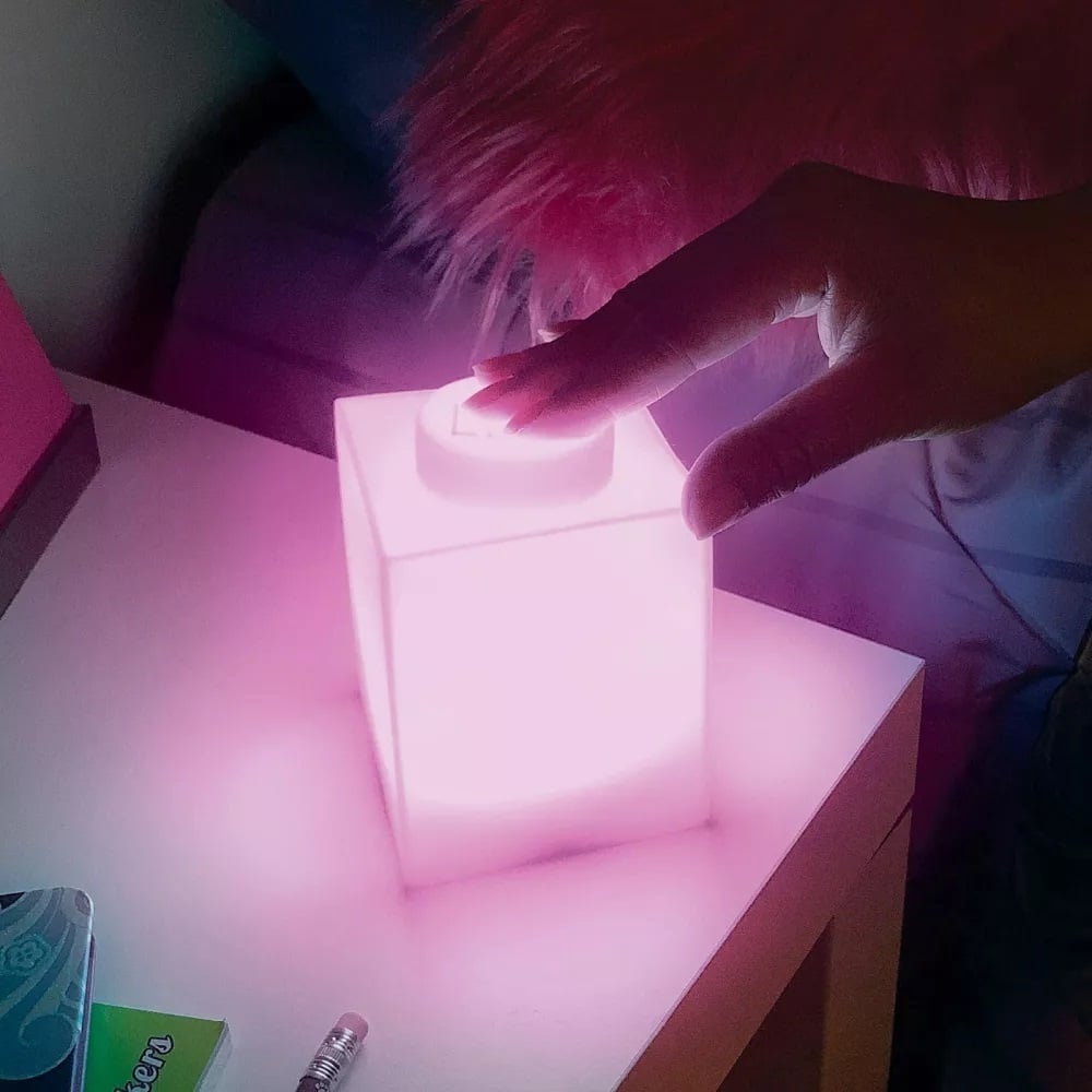 Veilleuse LED en silicone brique Lego - Rose - flash vidéo