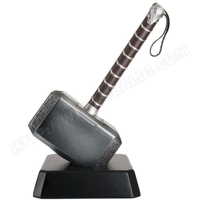 Marvel Movie Museum - Réplique du marteau Mjolnir de Thor - flash vidéo