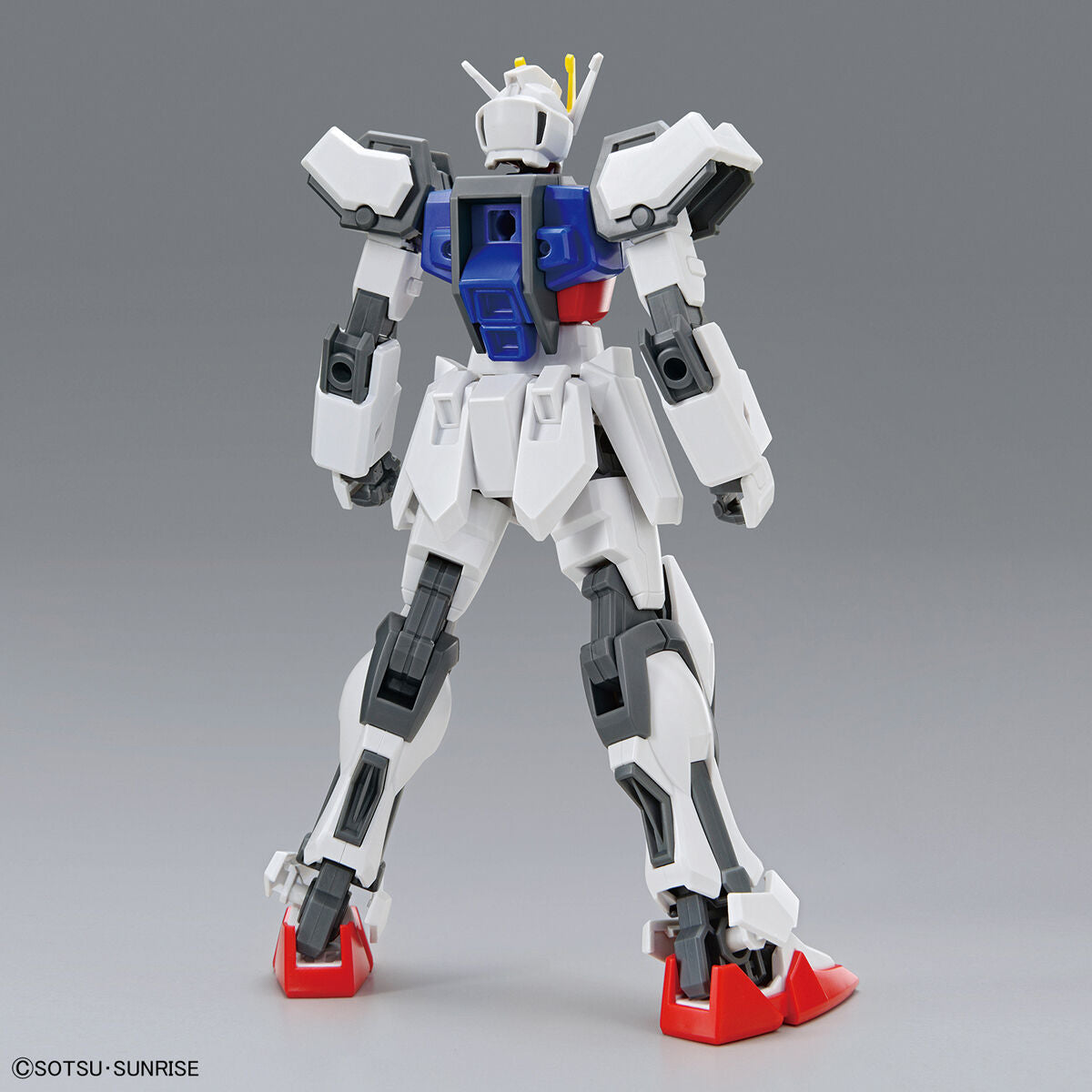 Gunpla - Mobile Suit Gundam - EG 1/144 - GAT-X105 Strike Gundam Model Kit - flash vidéo