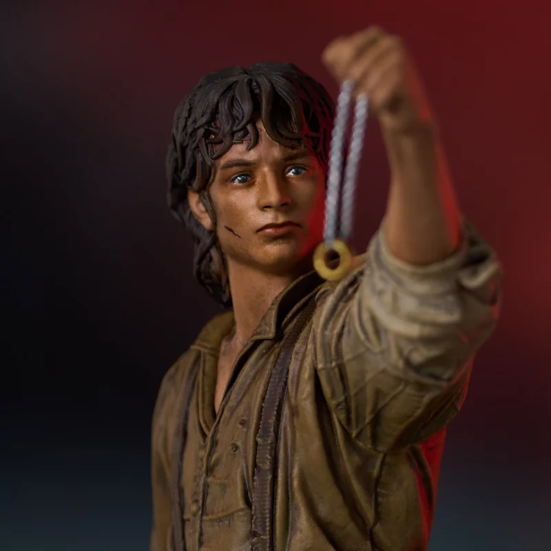 Diamond Select Toys - The Lord of the Rings Gallery - Frodon Deluxe Statue 20cm - flash vidéo