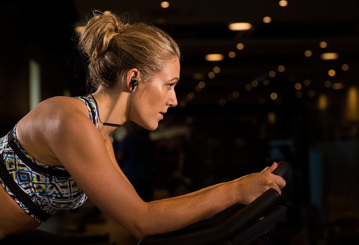 Monster iSport Achieve Wireless Earbuds black - flash vidéo