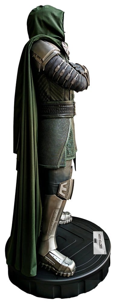 Marvel Avengers: Doomsday statue 1/1 Doctor Doom 198 cm
