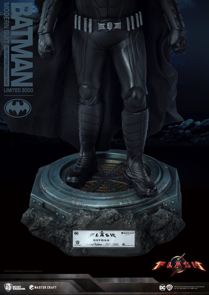 Batman statuette Master Craft Batman Modern Suit 42 cm