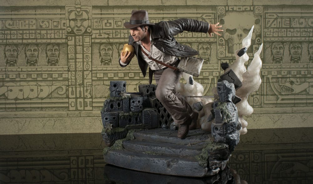Indiana Jones: Les Aventuriers de l'arche maudit Deluxe Gallery statuette PVC Escape with Idol 25 cm