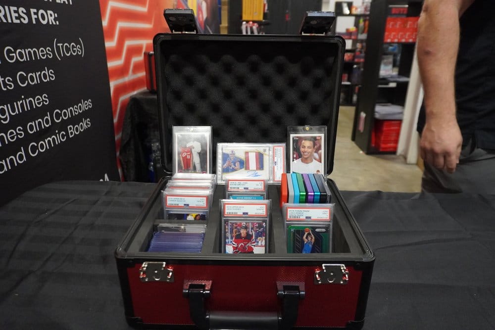 Evoretro valise TCG pour 90 Cartes X Rouge