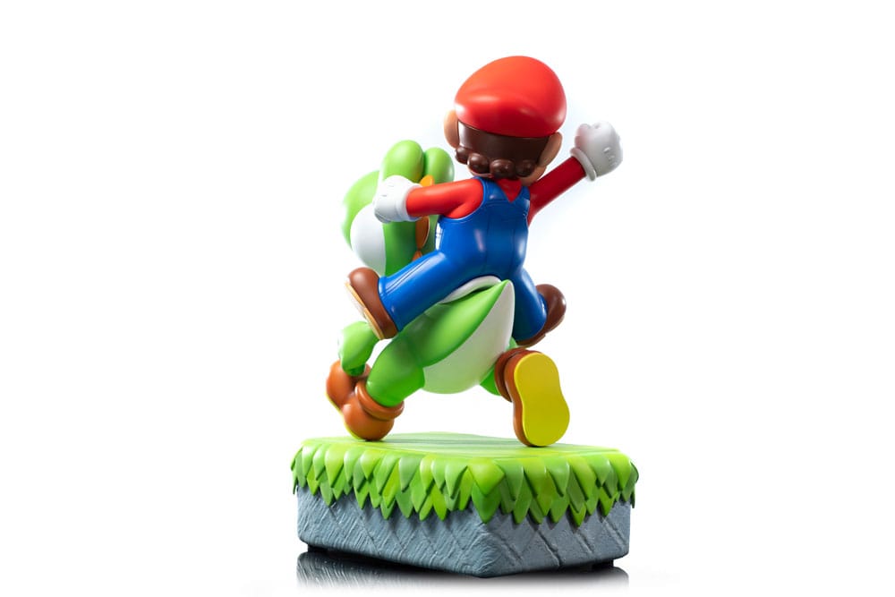 Super Mario statuette Mario & Yoshi 48 cm