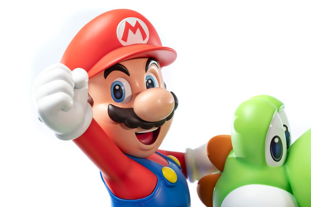 Super Mario statuette Mario & Yoshi 48 cm