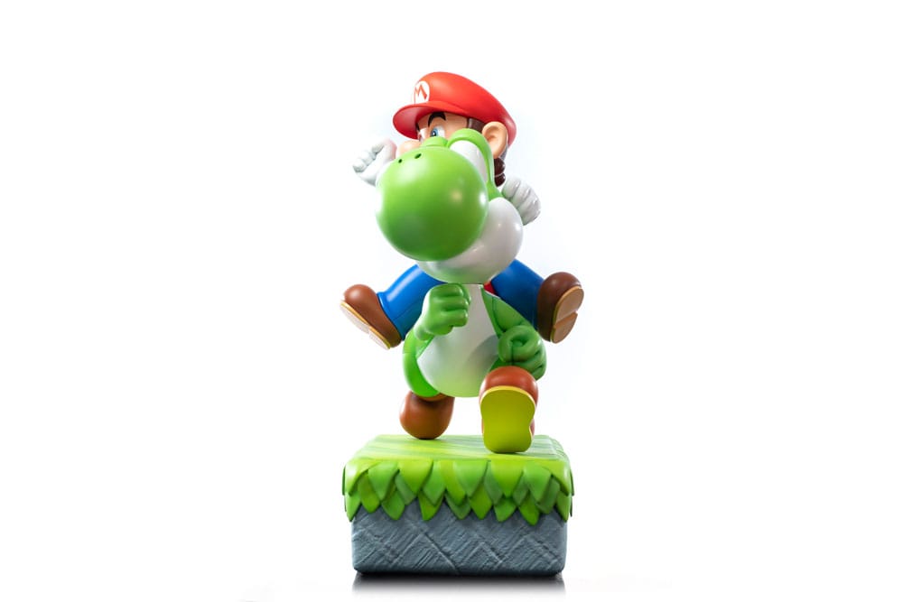 Super Mario statuette Mario & Yoshi 48 cm
