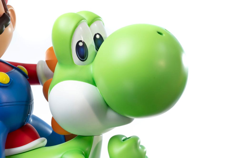 Super Mario statuette Mario & Yoshi 48 cm